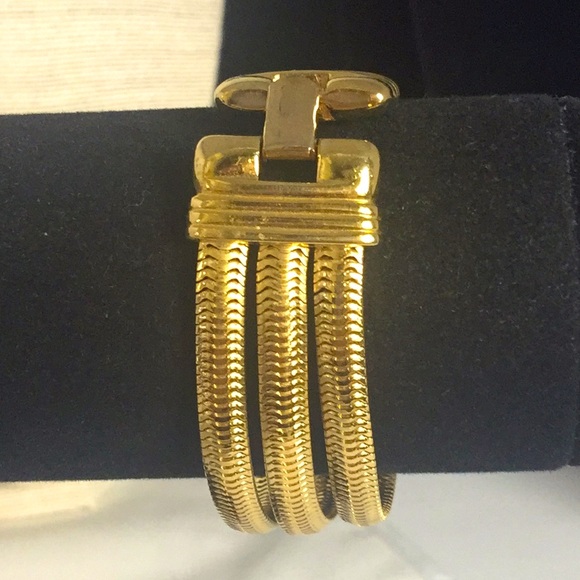 Monet bracelet gold tone 3 strands of serpentine